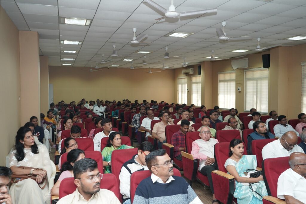 'Swatantraveer Vinayak Damodar Savarkar Literary Study Centre' inaugurated at Gondwana University