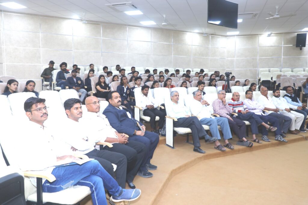 Lecture and felicitation of students on the occasion of Swami Vivekananda Jayanti at Amravati University