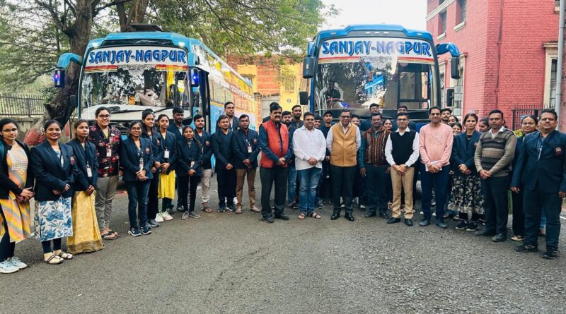 Rashtrasant Tukadoji Maharaj Nagpur University team leaves for Inter-University Innovation Competition