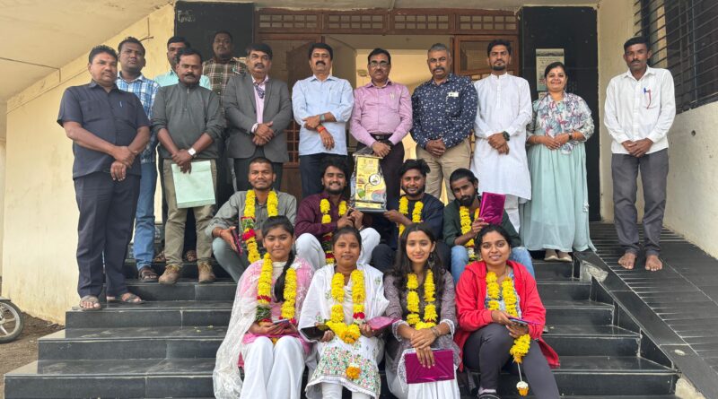 Students of the Music Department of Swami Ramanand Teerth Marathwada University won the third prize in the country at the National Youth Festival