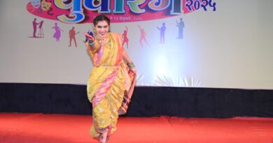 Beautiful Lavanya won the hearts of the audience at Nagpur University's Inter-College Youth Festival