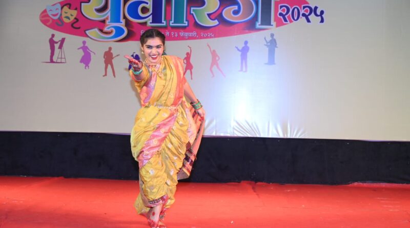 Beautiful Lavanya won the hearts of the audience at Nagpur University's Inter-College Youth Festival