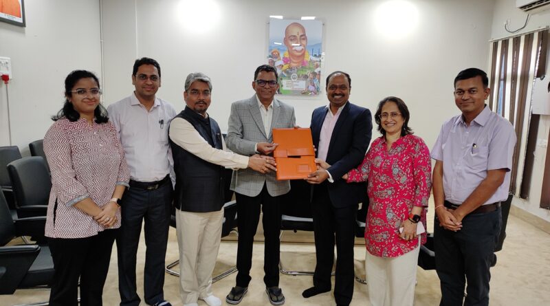 Rashtrasant Tukadoji Maharaj Nagpur University's Incubine Foundation signs MoU with Immoverse AI