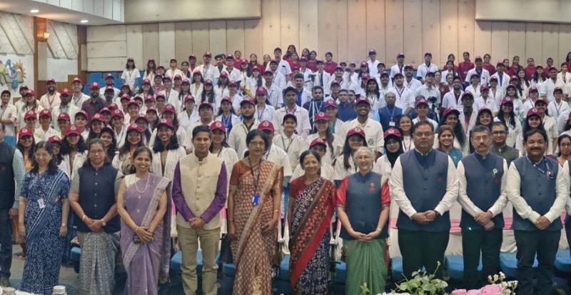 Vice Chancellor interacts with students in Mumbai as part of Maharashtra University of Health Sciences' Kulguru Katta' initiative