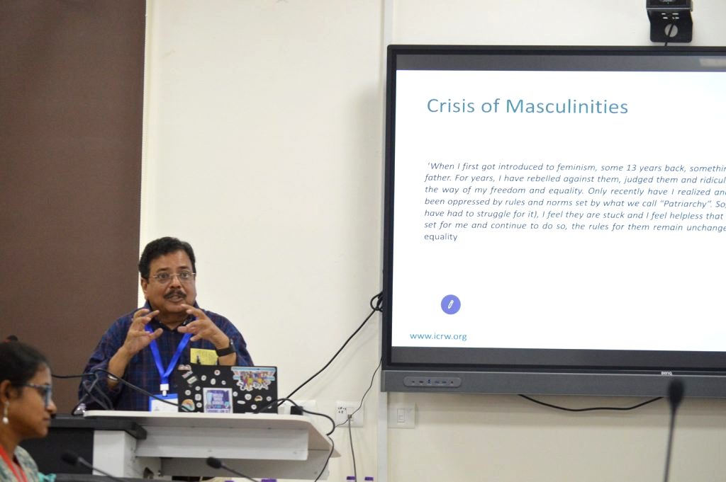 UNESCO workshop calls on community radio to redefine 'masculinity'