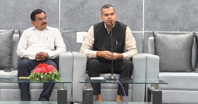 Vice Chancellor Dr. Milind Barahate interacted with all the employees of Amravati University
