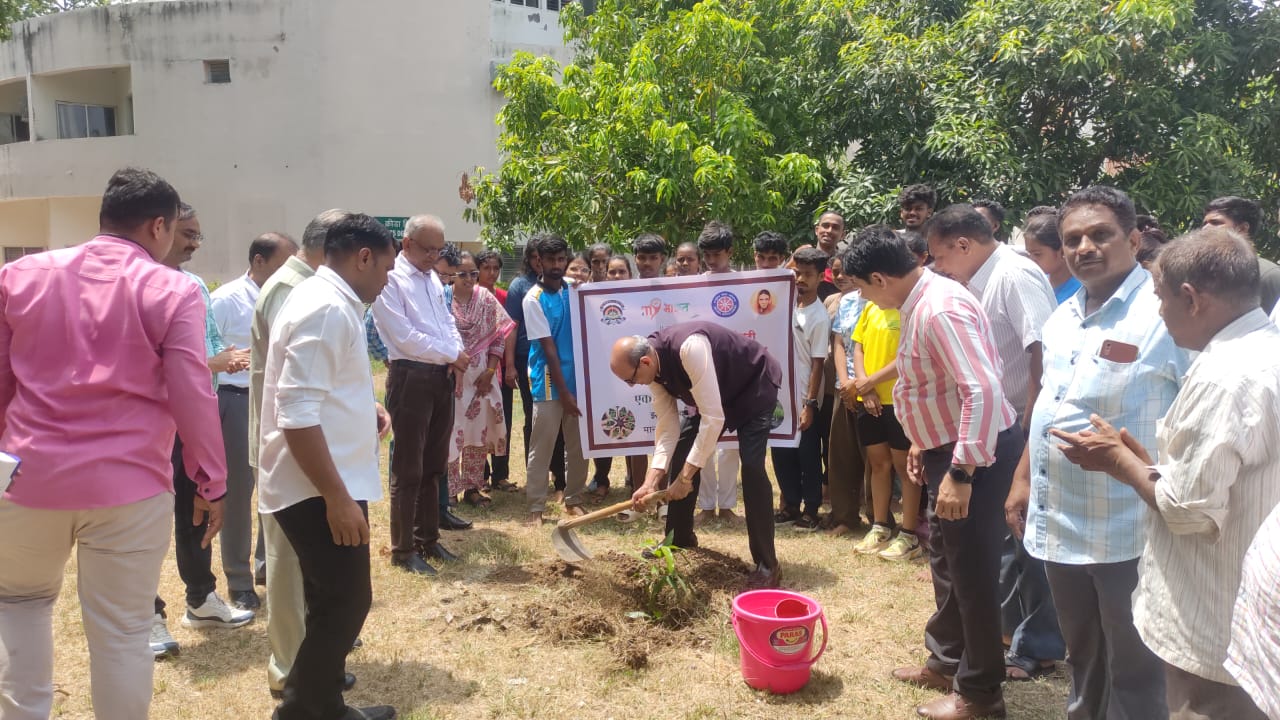 North Maharashtra University under the 'Ek Peed Maa Ke Naam 2.0' initiative
