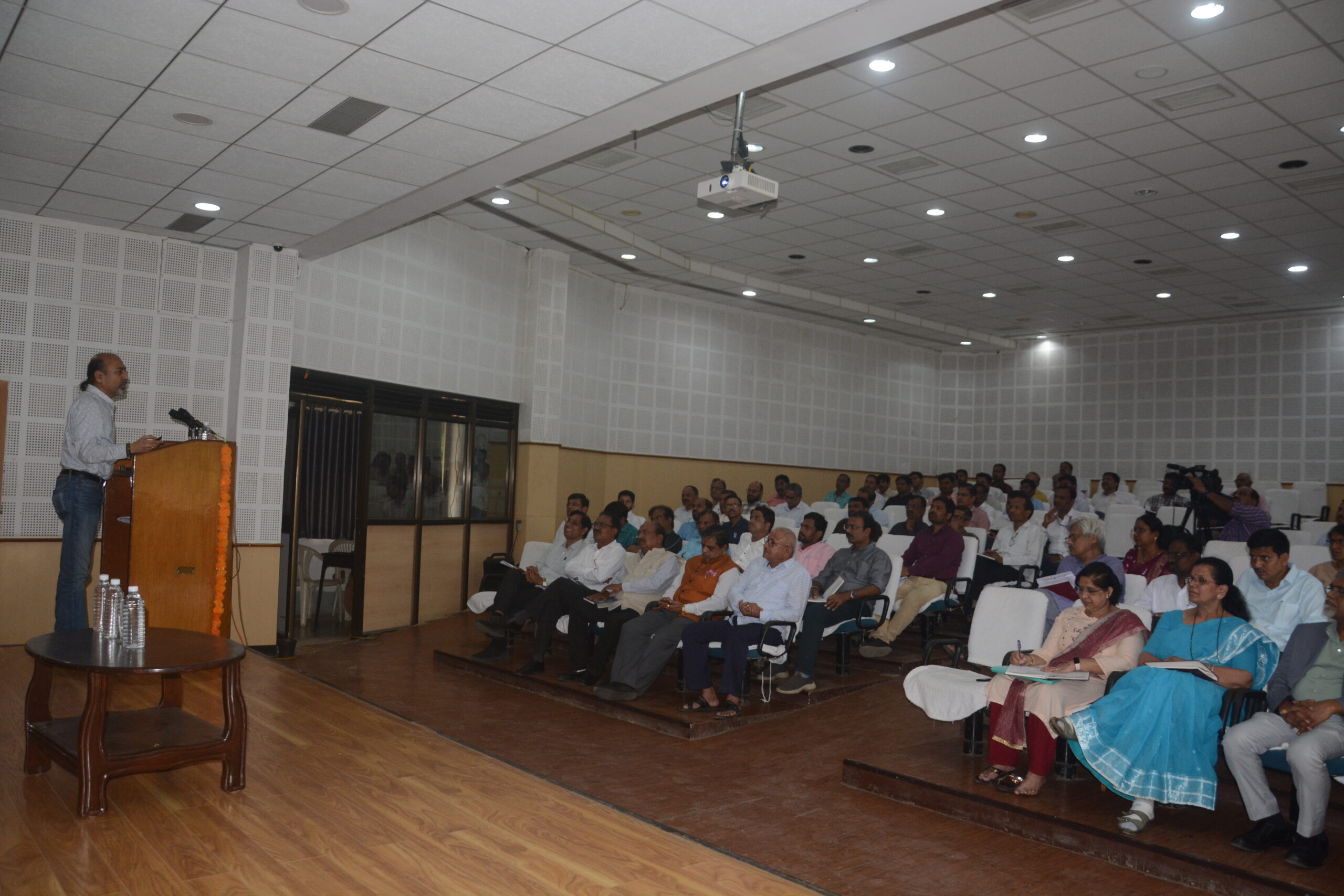 Lecture on 'Reshaping our Future with an Eye and Blockchain' concluded at Yashwantrao Chavan Maharashtra Open University 2