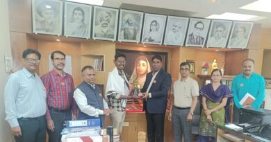 Punyashloka Ahilyadevi Holkar Solapur University's Prateek Ugral receives Rs. 2 lakh award from the Government of India