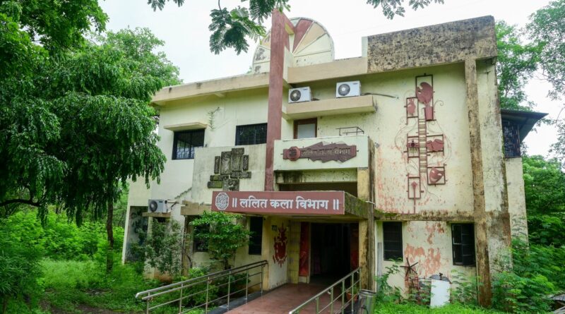 Rashtrasant Tukadoji Maharaj Nagpur University offers higher education opportunities to Fine Arts degree students