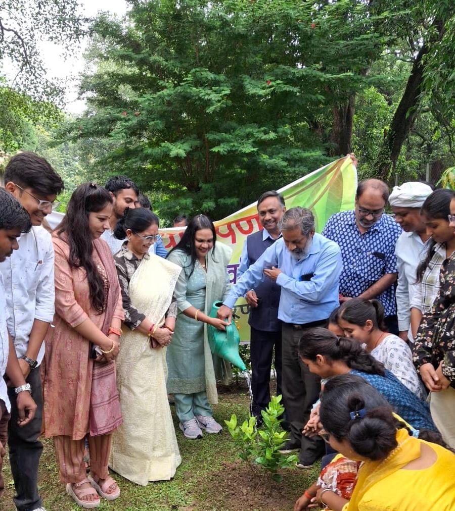 "Banaras Hindu University Me Ek Ped Maa Ke Naam": Confluence of Environment and Culture