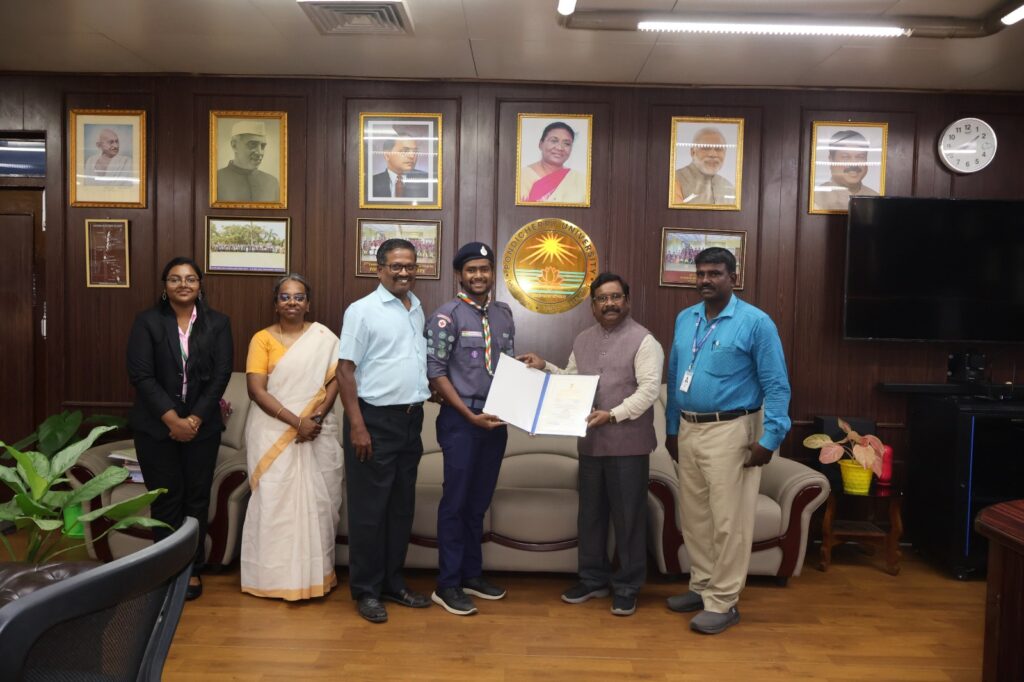 Pondicherry University MBA Student Gautam B Honoured with Rashtrapati Scout Award