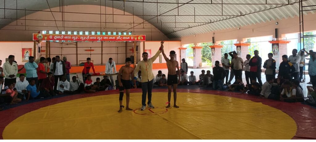 Saeed Hakim Sheikh of Sadguru Janeshwar Secondary School secured first position in khultabad taluka level wrestling.
