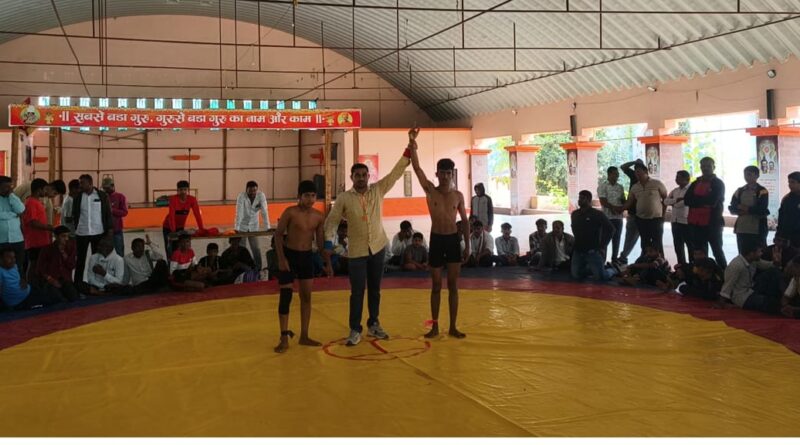 Saeed Hakim Sheikh of Sadguru Janeshwar Secondary School secured first position in khultabad taluka level wrestling.