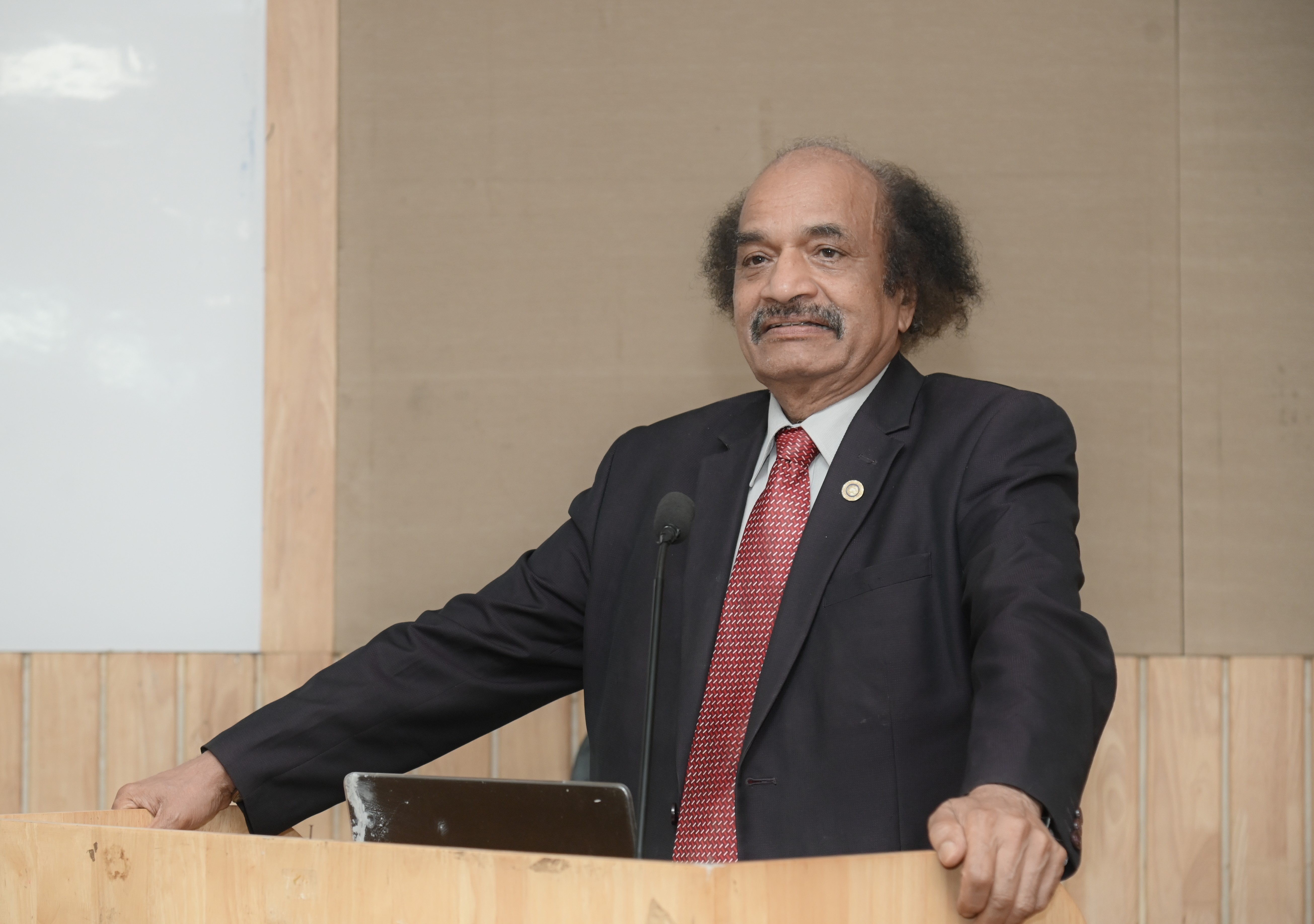 Padma Shri Prof. J. D. Yadav interacted with the faculty at MGM University.
