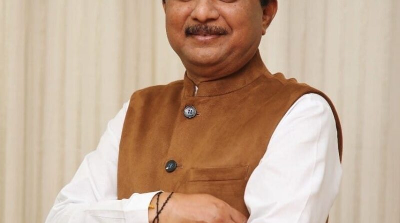 गोंडवाना विद्यापीठाच्या अधिसभेवर विधान परिषदेचे सदस्य कृपाल तुमाने यांचे नामनिर्देशन