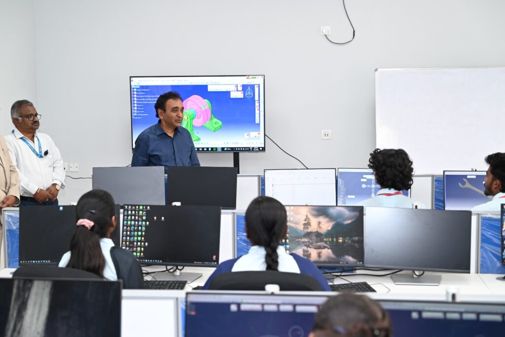 The state's Chief Secretary Rajesh Agrawal visited CIIIT Gadchiroli.