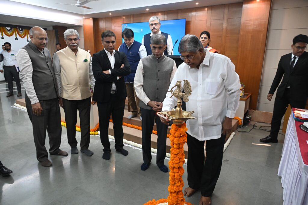 A state-level workshop was organized on topics related to universities in the state; it was inaugurated by Minister Chandrakant Patil.
