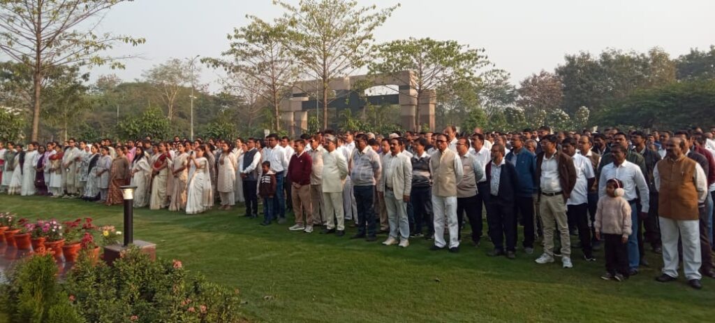 प्रजासत्ताक दिनानिमित्त राष्ट्रसंत तुकडोजी महाराज नागपूर विद्यापीठात ध्वजारोहण