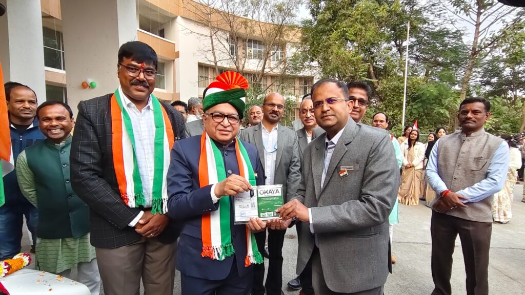 मध्य प्रदेश भोज मुक्त विश्वविद्यालय को इलेक्ट्रॉनिक वाहन भेंट