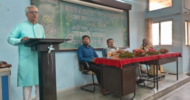 A poets' gathering was held at Bahinabai Chaudhari North Maharashtra University as part of the Marathi Language Preservation Fortnight.